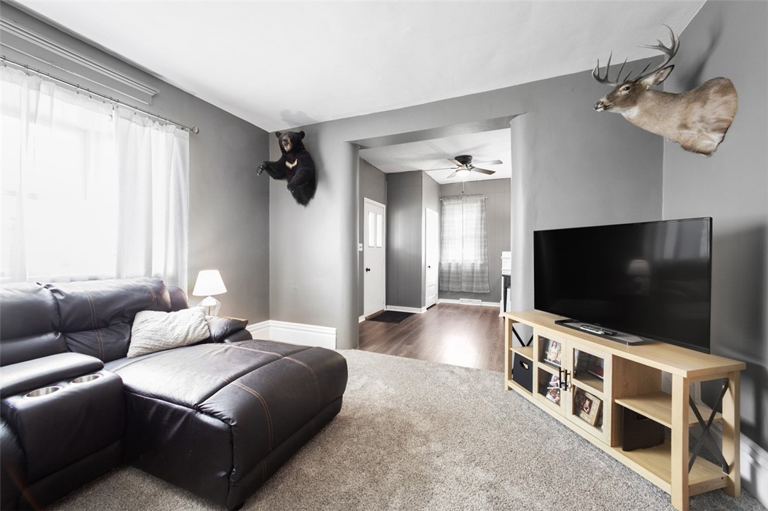 Connellsville, Pennsylvania 15425, United States, 3 Bedrooms Bedrooms, ,2 BathroomsBathrooms,Residential,Pending,158988