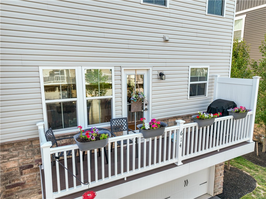 Cranberry Twp, Pennsylvania 16066, United States, 3 Bedrooms Bedrooms, ,3 BathroomsBathrooms,Residential,Contingent,77027