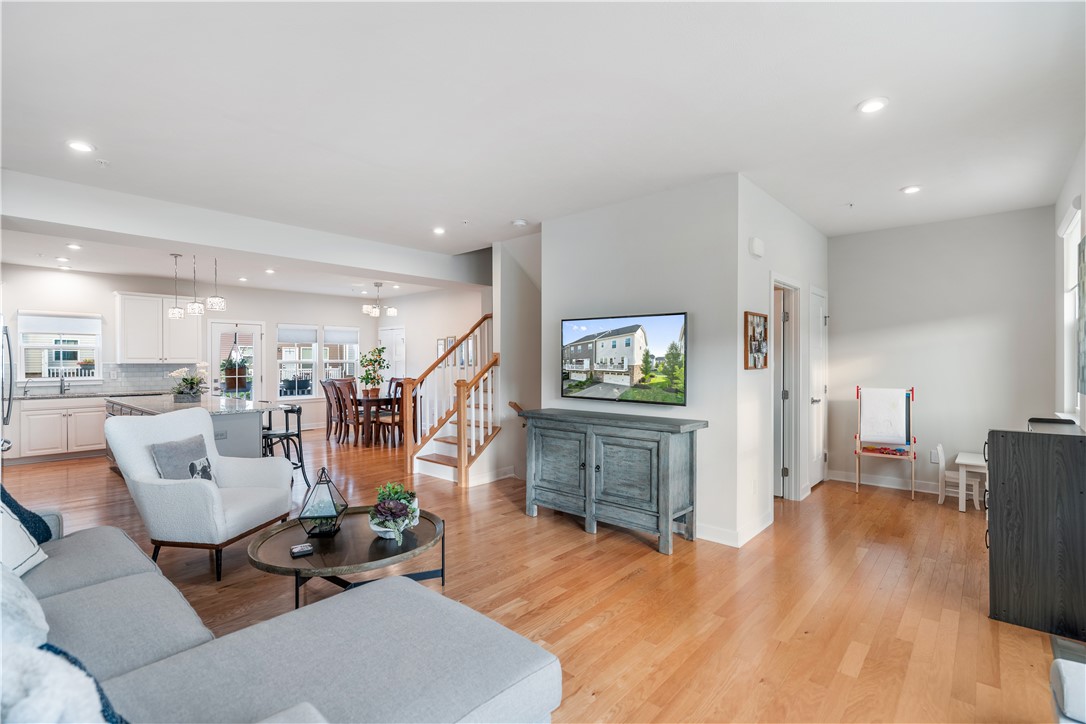 Cranberry Twp, Pennsylvania 16066, United States, 3 Bedrooms Bedrooms, ,3 BathroomsBathrooms,Residential,Contingent,77027