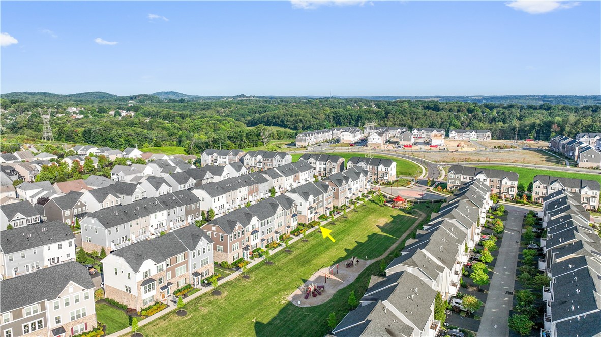 Cranberry Twp, Pennsylvania 16066, United States, 3 Bedrooms Bedrooms, ,3 BathroomsBathrooms,Residential,Contingent,77027