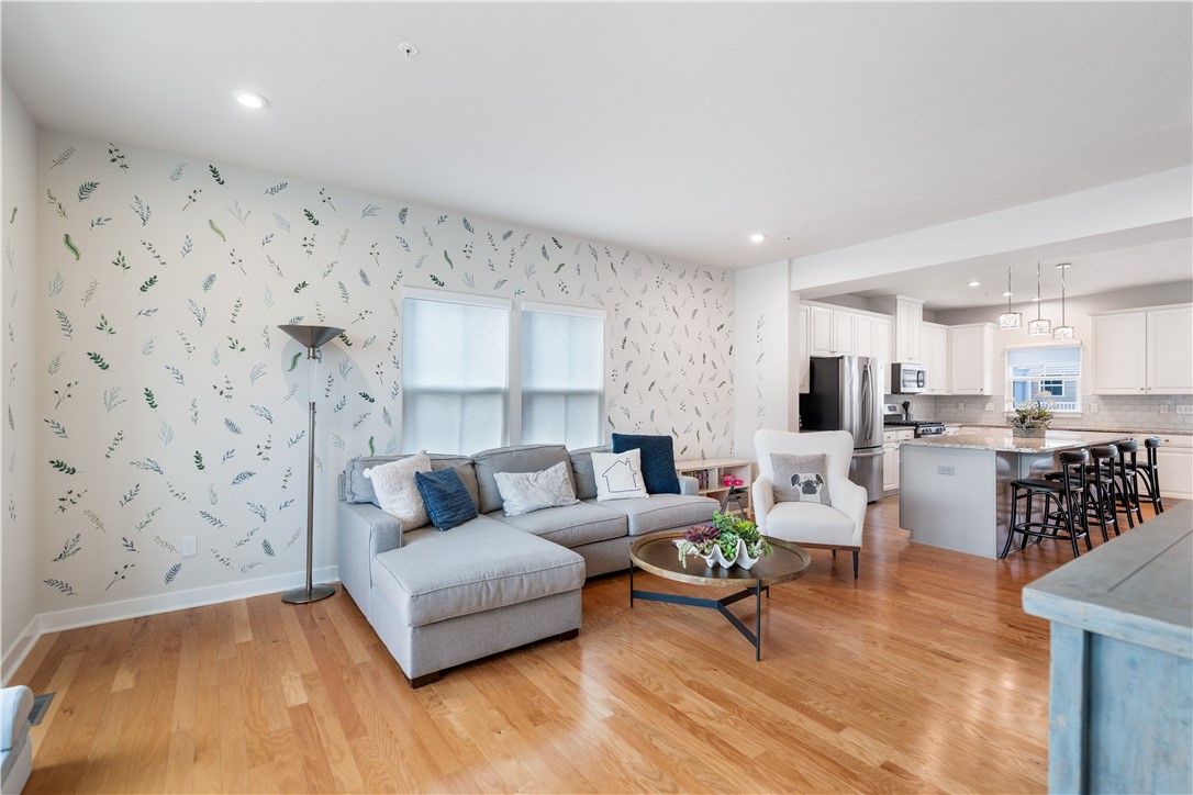 Cranberry Twp, Pennsylvania 16066, United States, 3 Bedrooms Bedrooms, ,3 BathroomsBathrooms,Residential,Contingent,77027