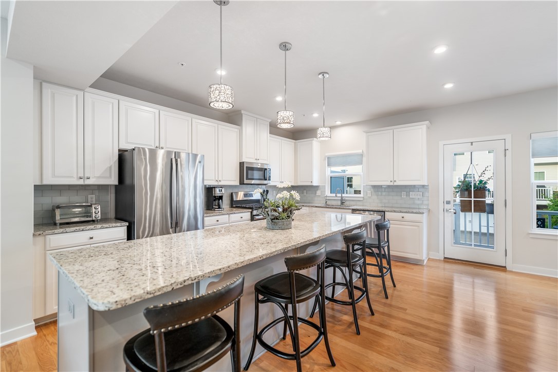 Cranberry Twp, Pennsylvania 16066, United States, 3 Bedrooms Bedrooms, ,3 BathroomsBathrooms,Residential,Contingent,77027