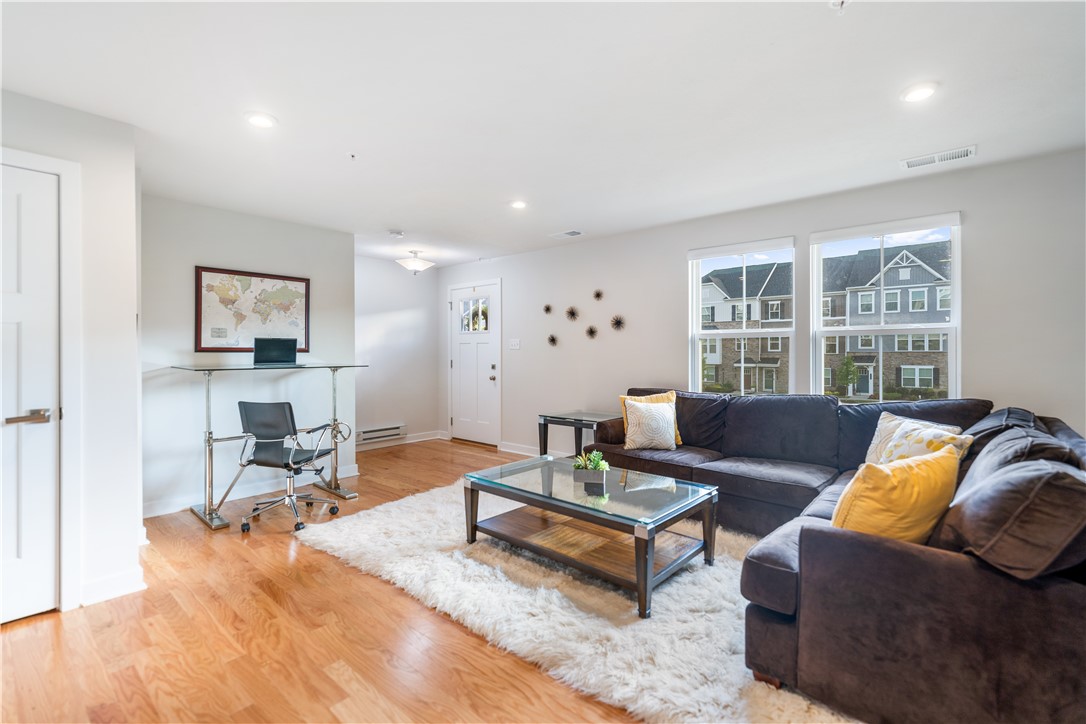 Cranberry Twp, Pennsylvania 16066, United States, 3 Bedrooms Bedrooms, ,3 BathroomsBathrooms,Residential,Contingent,77027