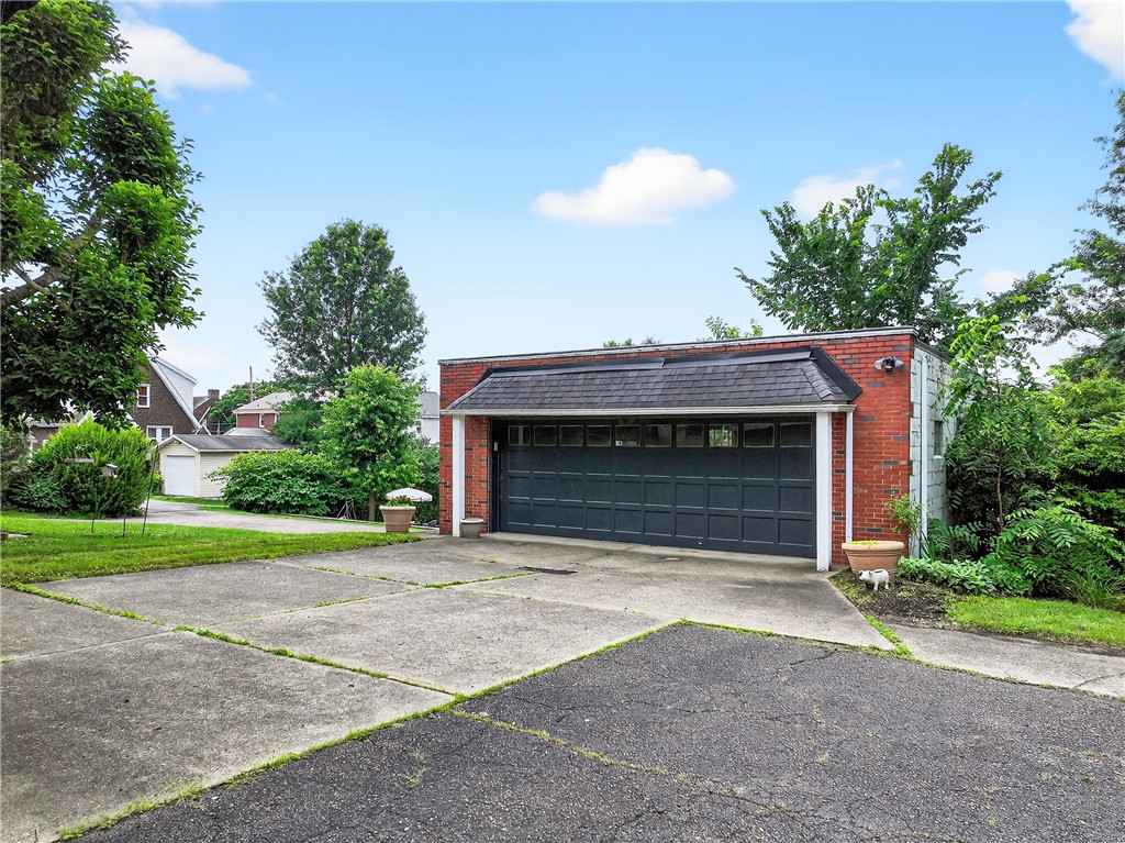 Ingram, Pennsylvania 15205, United States, 3 Bedrooms Bedrooms, ,2 BathroomsBathrooms,Residential,Active,168065