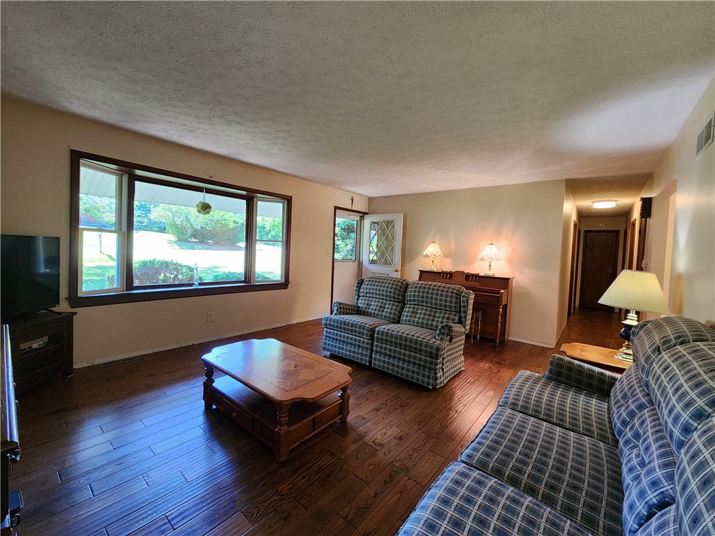 Coolspring Twp, Pennsylvania 16137, United States, 3 Bedrooms Bedrooms, ,2 BathroomsBathrooms,Residential,Contingent,53349