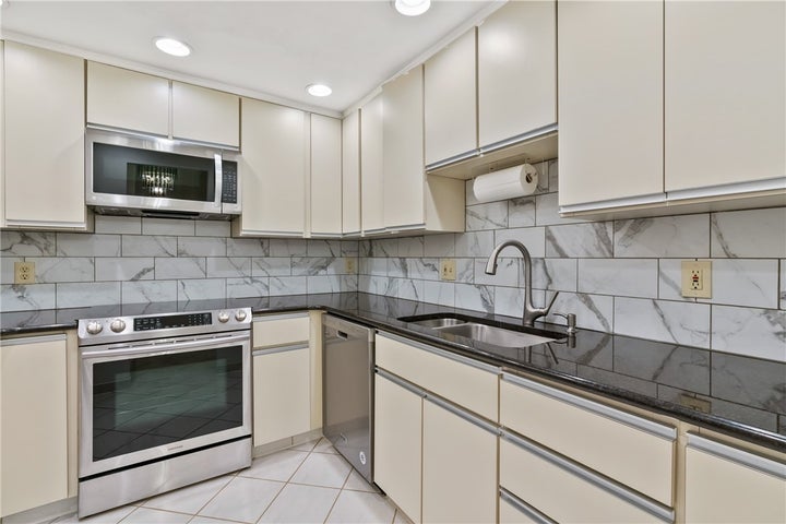Photo 1 of 37 — 5600 Munhall Rd. 203, Squirrel Hill, PA 15217