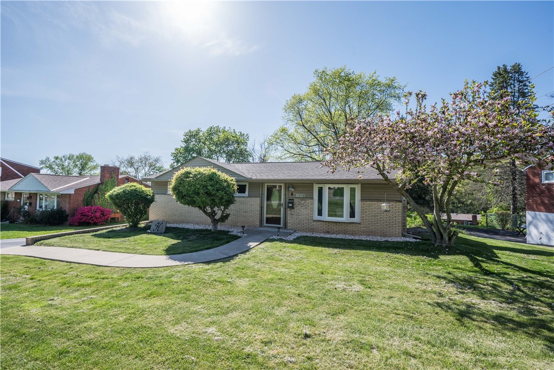 1570 Lucille Dr Dr, Bethel Park, Pennsylvania image 2