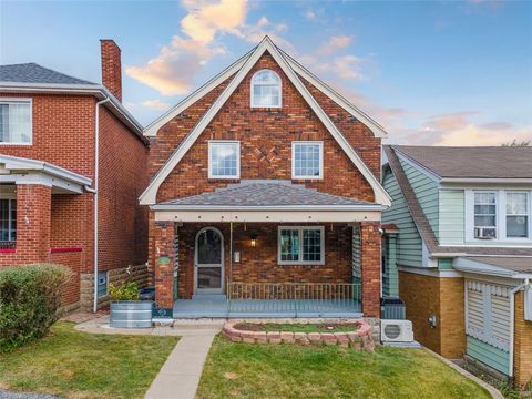 Photo of 821 Rossmore Ave, Pittsburgh, PA 15226 (MLS # 1727539)