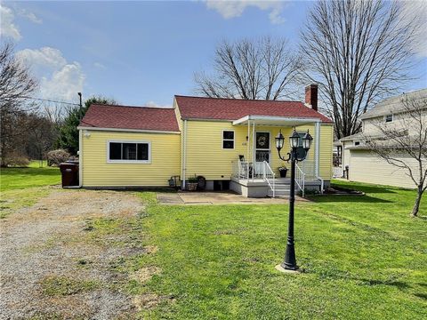 Photo of 426 Houston Ave, Harrisville, PA 16038 (MLS # 1746797)