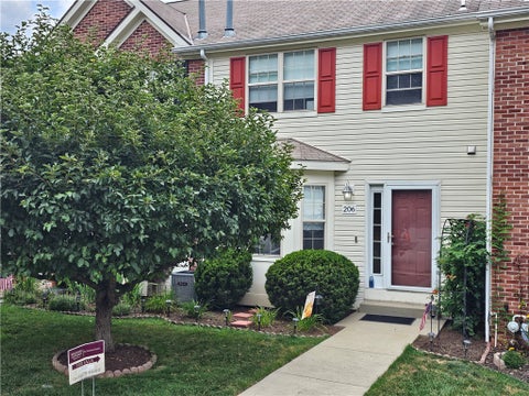 Townhouse For Sale - 206 Hillvue Drive Dr<br/> Seven Fields Boro, PA 16046