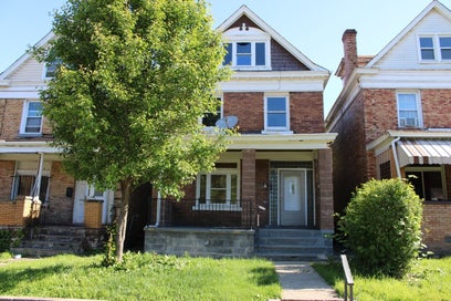 7421 Race St Homewood Brushton PA 15208