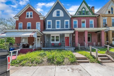Photo of 832 Adelaide, Pittsburgh, PA 15219 (MLS # 1735806)