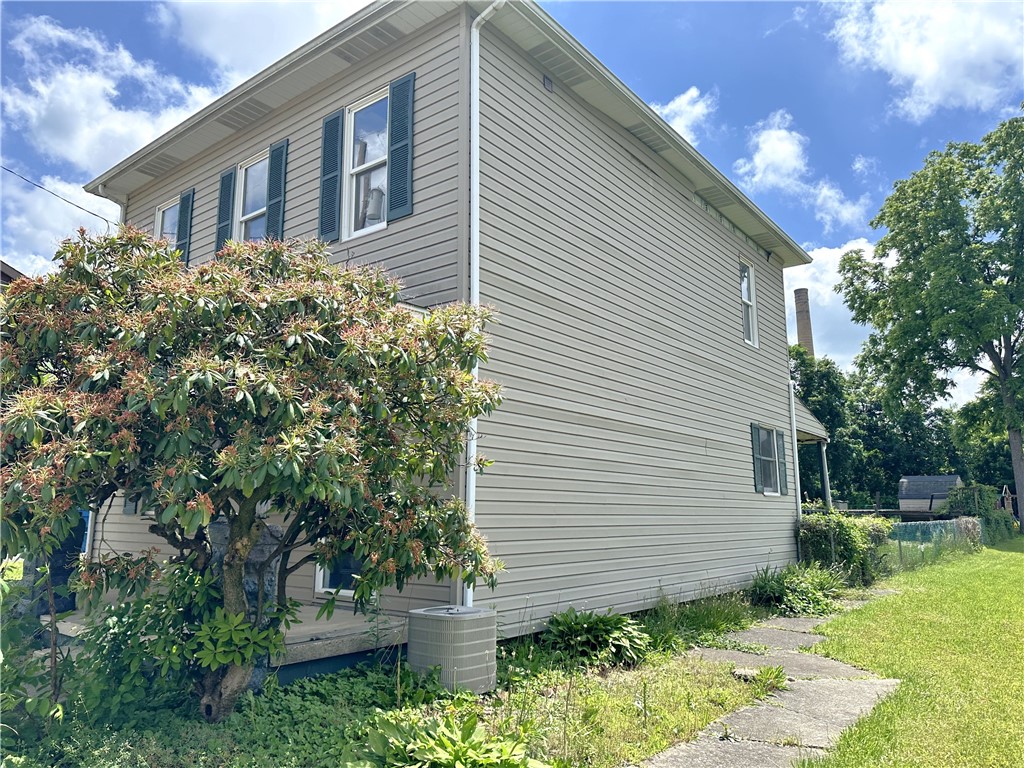 121 Irving Avenue Ave, Latrobe, Pennsylvania image 2