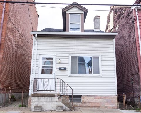 Photo of 2020 Lowrie St, Pittsburgh, PA 15212 (MLS # 1747741)