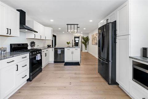 Photo of 1112 James St, Pittsburgh, PA 15212 (MLS # 1729728)