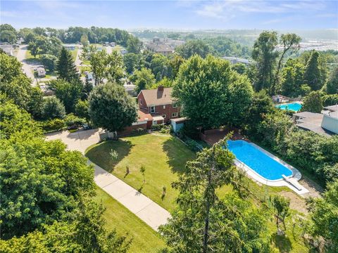 Photo of 204 Glenburn Dr, Pittsburgh, PA 15236 (MLS # 1752015)