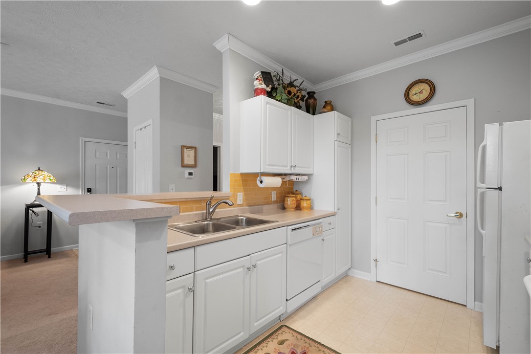 Ohio Twp, Pennsylvania 15143, United States, 2 Bedrooms Bedrooms, ,2 BathroomsBathrooms,Residential,Active,213972