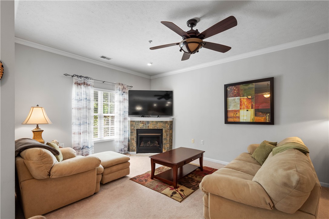 Ohio Twp, Pennsylvania 15143, United States, 2 Bedrooms Bedrooms, ,2 BathroomsBathrooms,Residential,Active,213972