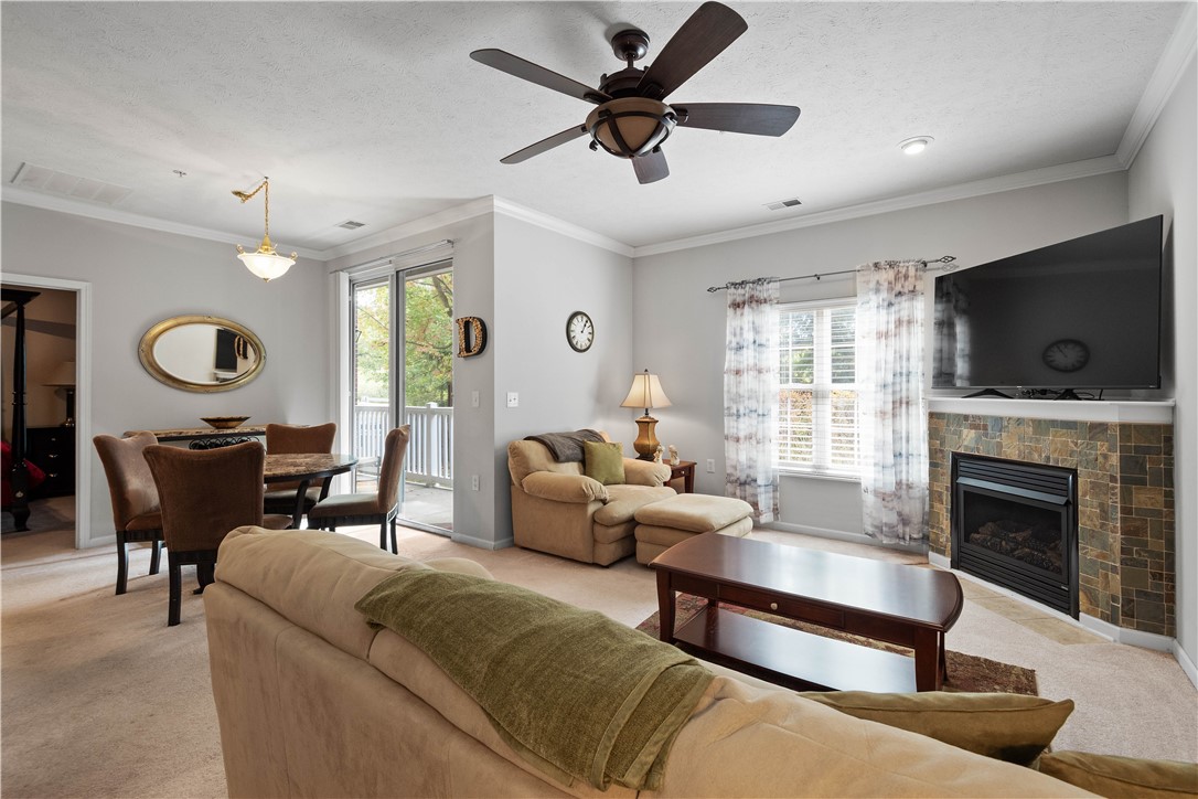 Ohio Twp, Pennsylvania 15143, United States, 2 Bedrooms Bedrooms, ,2 BathroomsBathrooms,Residential,Active,213972