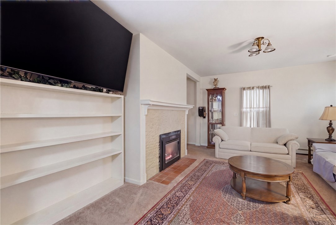101 N Market St
