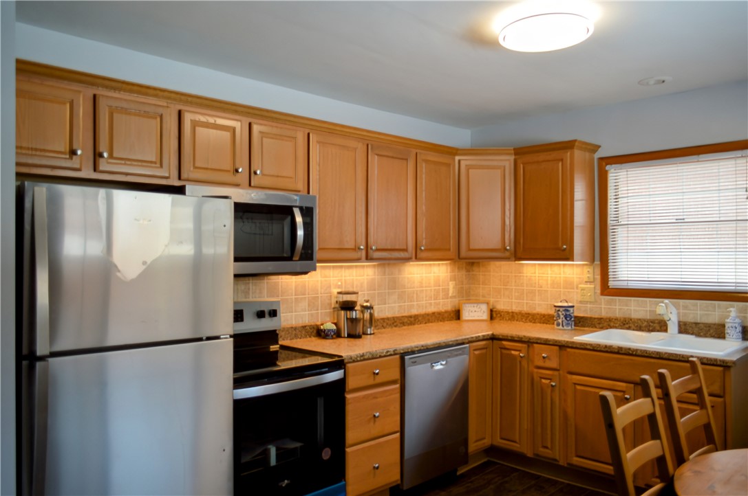 Wilkins Twp, Pennsylvania 15235, United States, 3 Bedrooms Bedrooms, ,2 BathroomsBathrooms,Residential,Contingent,78511