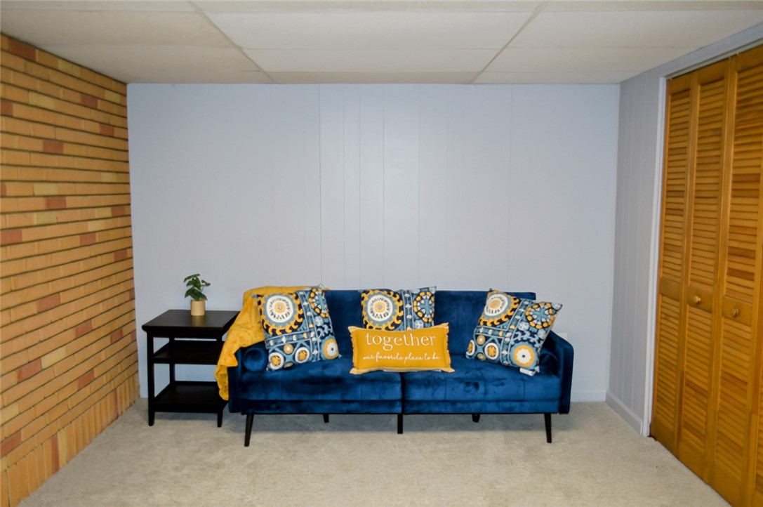 Wilkins Twp, Pennsylvania 15235, United States, 3 Bedrooms Bedrooms, ,2 BathroomsBathrooms,Residential,Contingent,78511