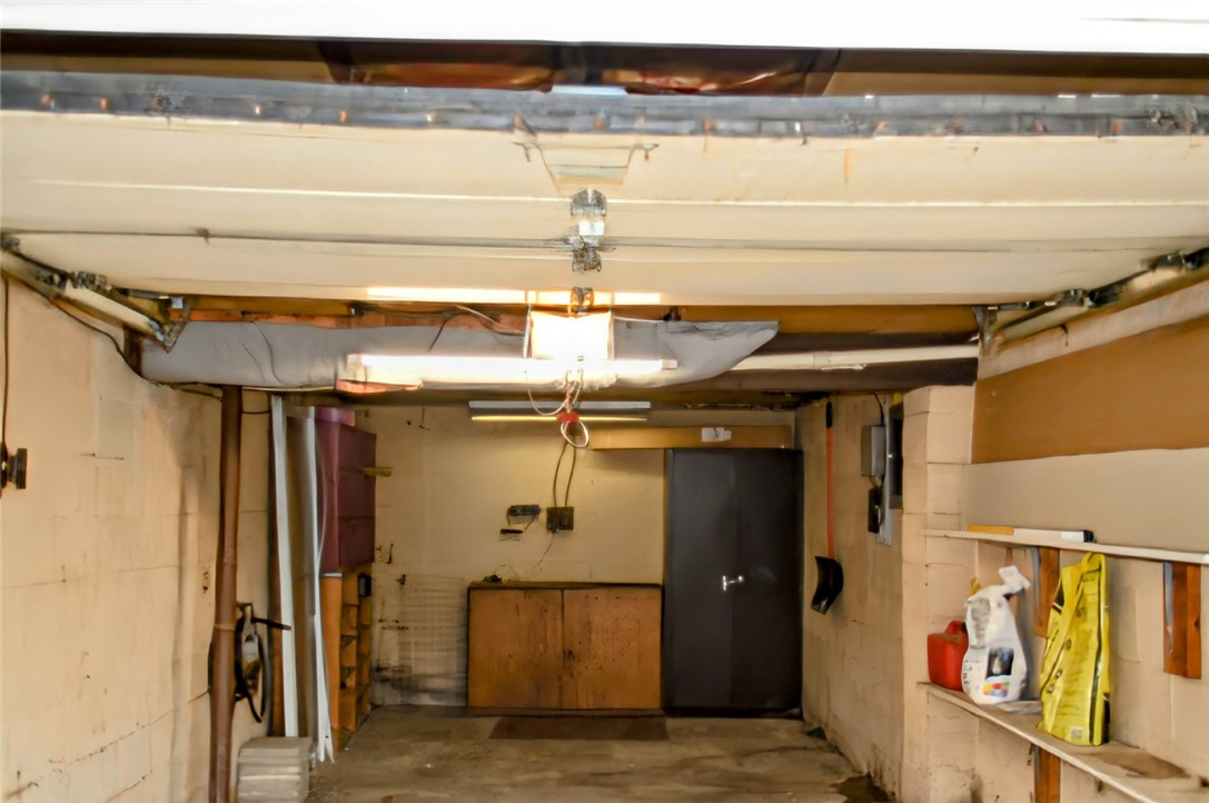 Wilkins Twp, Pennsylvania 15235, United States, 3 Bedrooms Bedrooms, ,2 BathroomsBathrooms,Residential,Contingent,78511