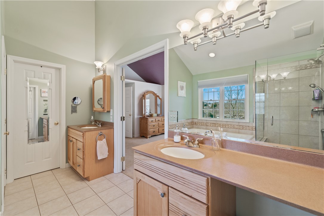 Peters Twp, Pennsylvania 15317, United States, 4 Bedrooms Bedrooms, ,3 BathroomsBathrooms,Residential,Contingent,87149