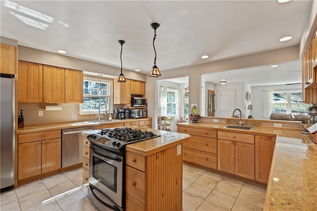 Peters Twp, Pennsylvania 15317, United States, 4 Bedrooms Bedrooms, ,3 BathroomsBathrooms,Residential,Contingent,87149