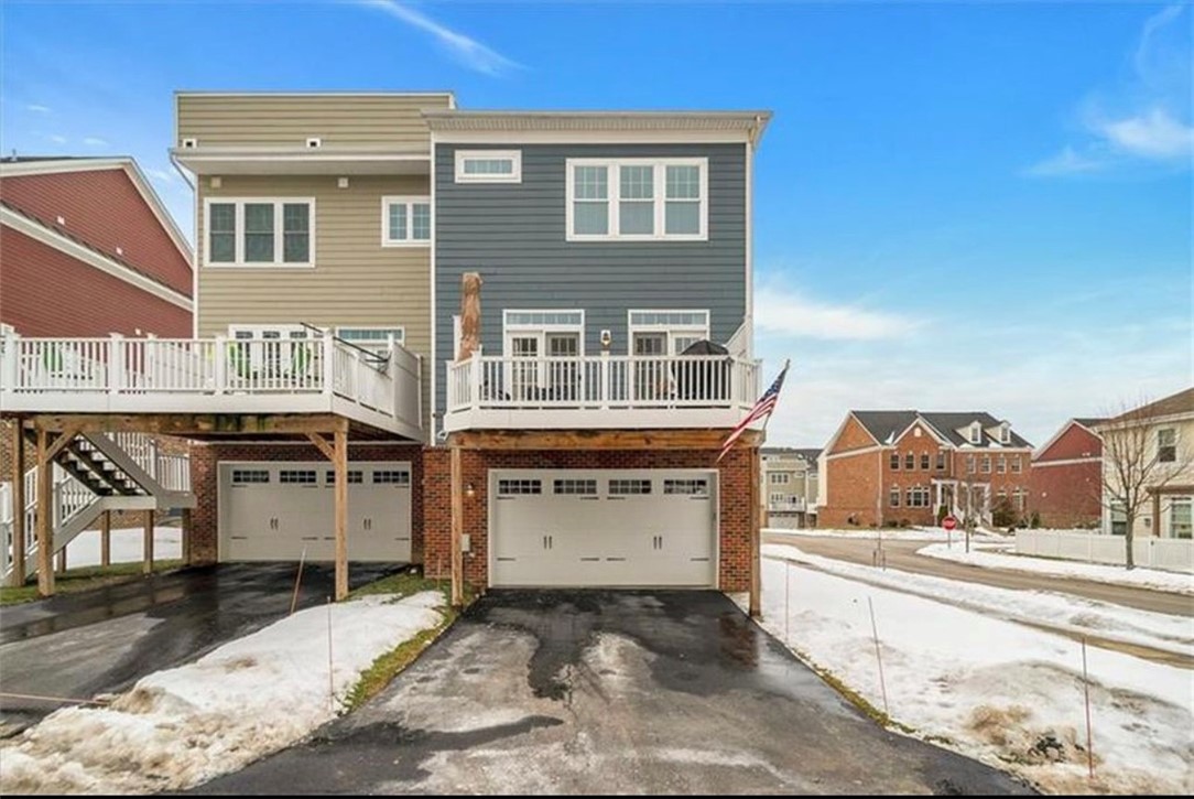 323 Osona Ln