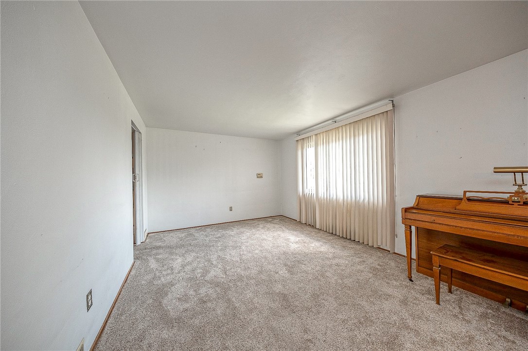563 MEADOWVALE DRIVE