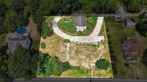 Photo of 3140 Santiago Rd, Imperial, PA 15126 (MLS # 1744022)