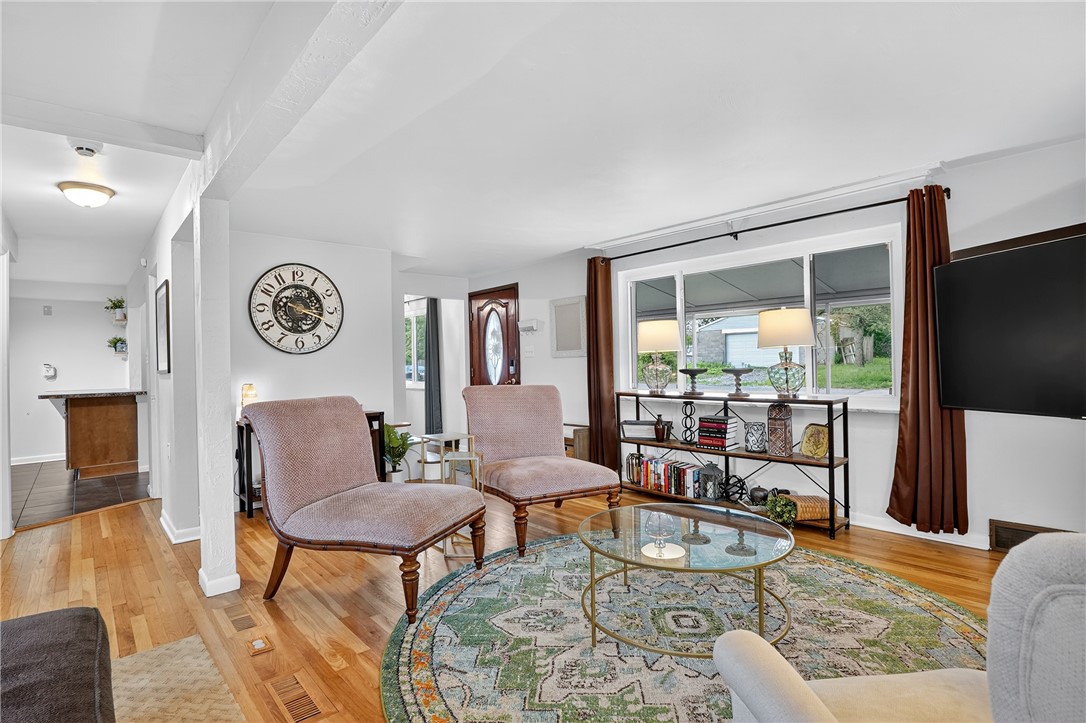 Brookline, Pennsylvania 15226, United States, 2 Bedrooms Bedrooms, ,3 BathroomsBathrooms,Residential,Contingent,163478