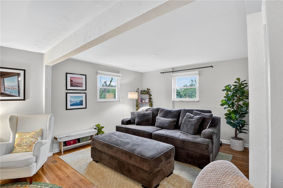 Brookline, Pennsylvania 15226, United States, 2 Bedrooms Bedrooms, ,3 BathroomsBathrooms,Residential,Contingent,163478