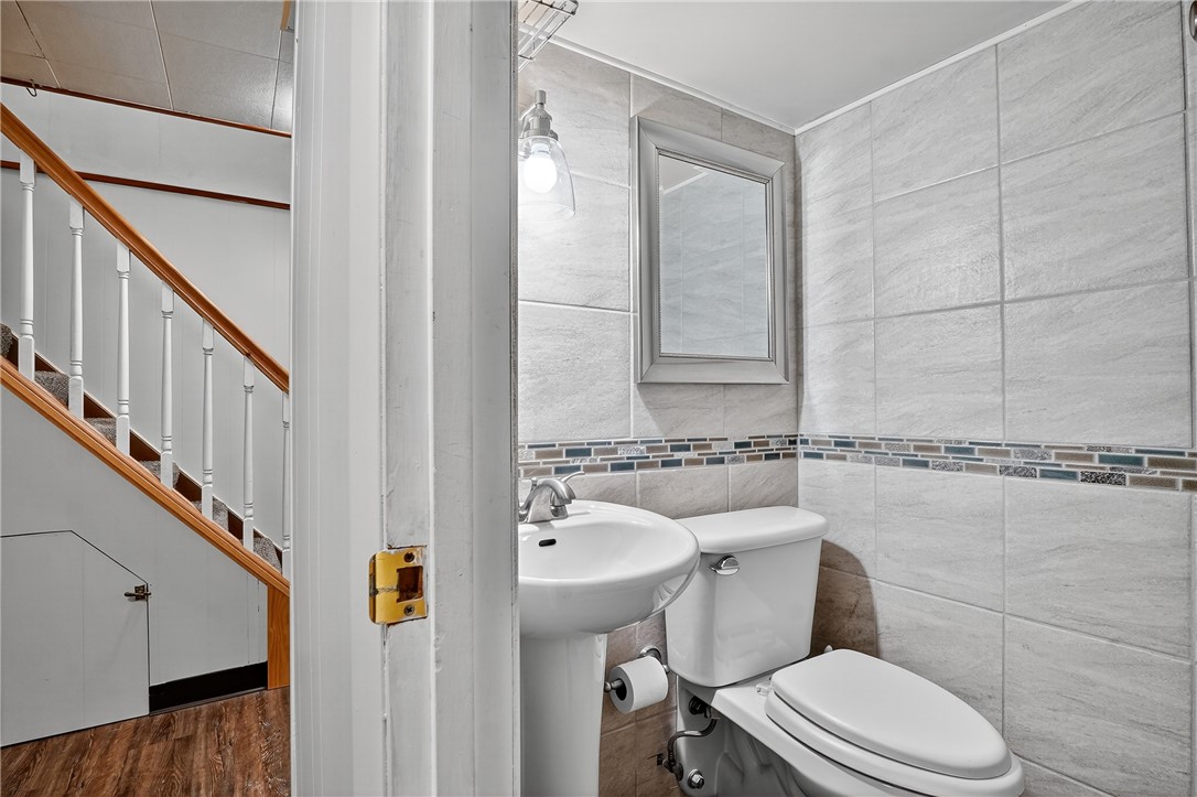 Brookline, Pennsylvania 15226, United States, 2 Bedrooms Bedrooms, ,3 BathroomsBathrooms,Residential,Contingent,163478