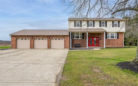 Photo of 27 Kaufman Rd, Gibsonia, PA 15044 (MLS # 1752014)