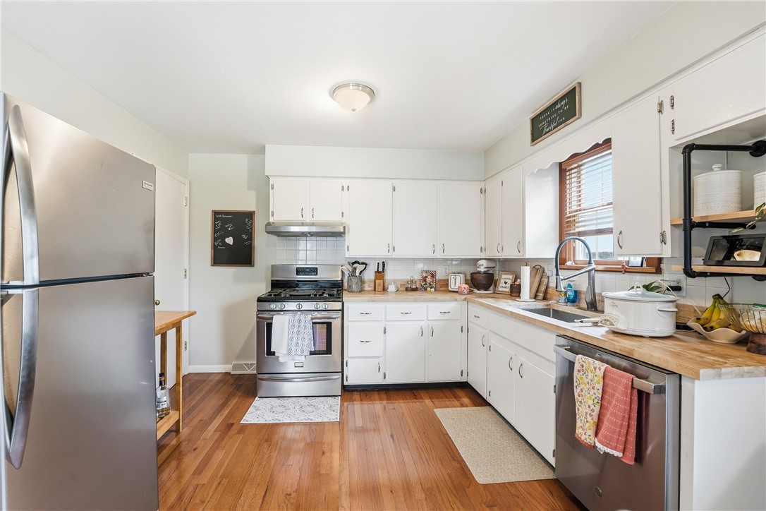 323 Brewster Rd
