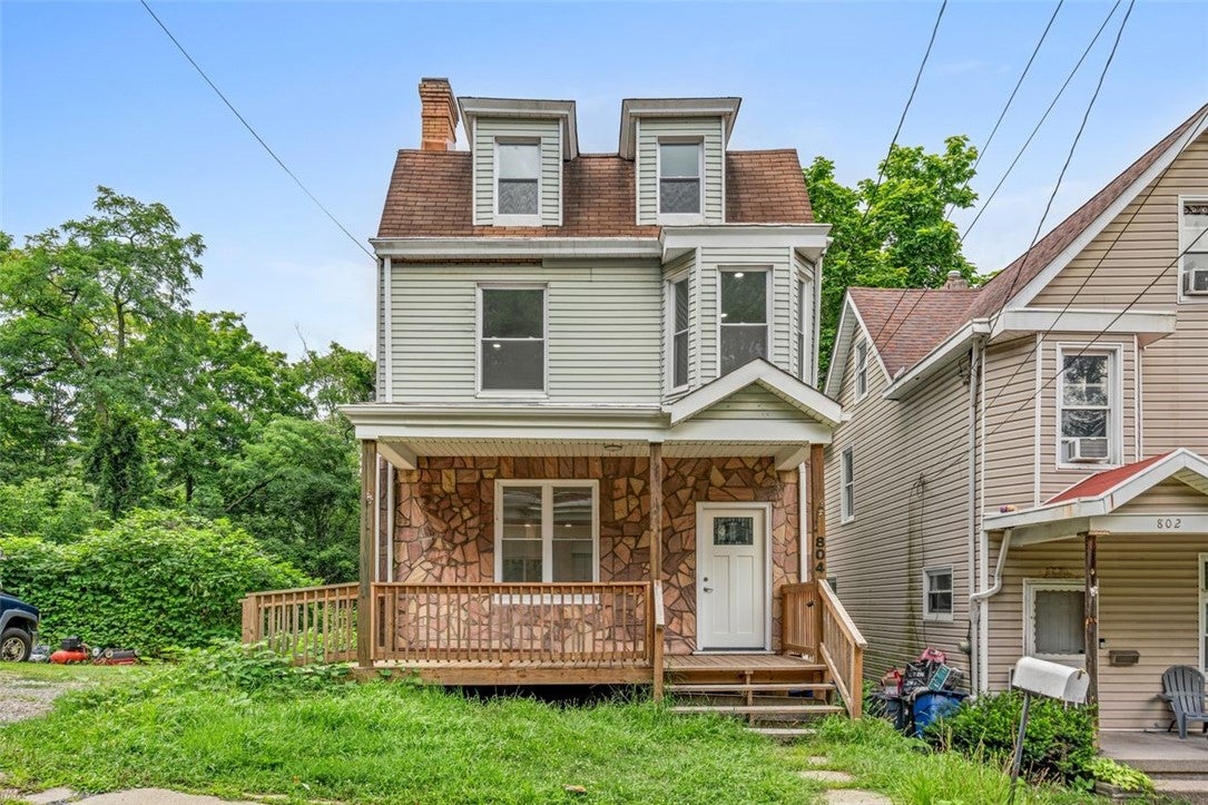 804 Dubois St