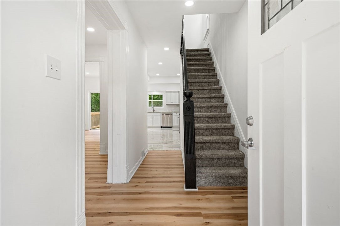804 Dubois St