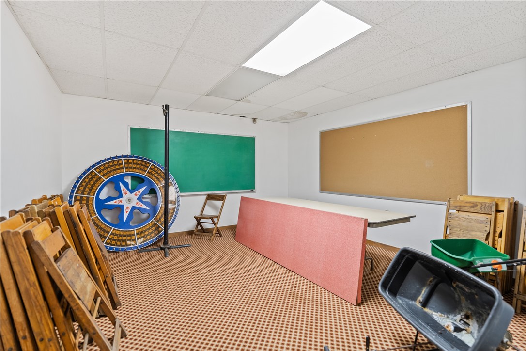 Cecil, Pennsylvania 15350, United States, ,Commercial,Active,29910