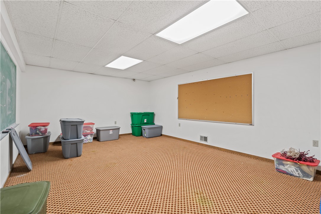 Cecil, Pennsylvania 15350, United States, ,Commercial,Active,29910