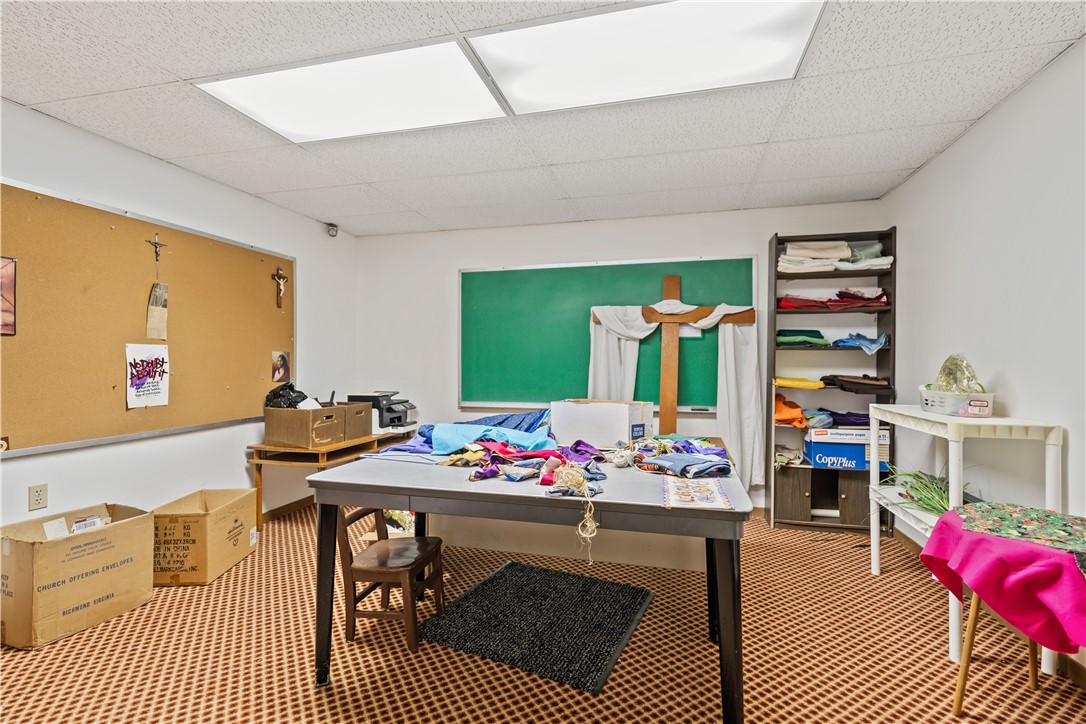 Cecil, Pennsylvania 15350, United States, ,Commercial,Active,29910