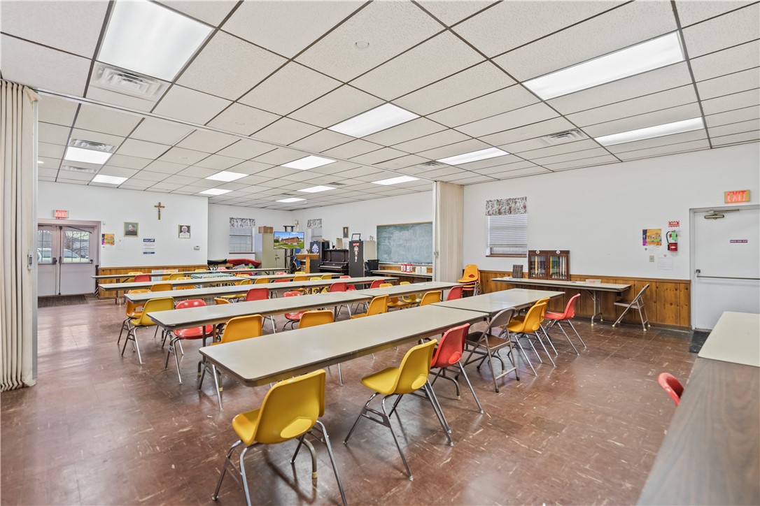 Cecil, Pennsylvania 15350, United States, ,Commercial,Active,29910