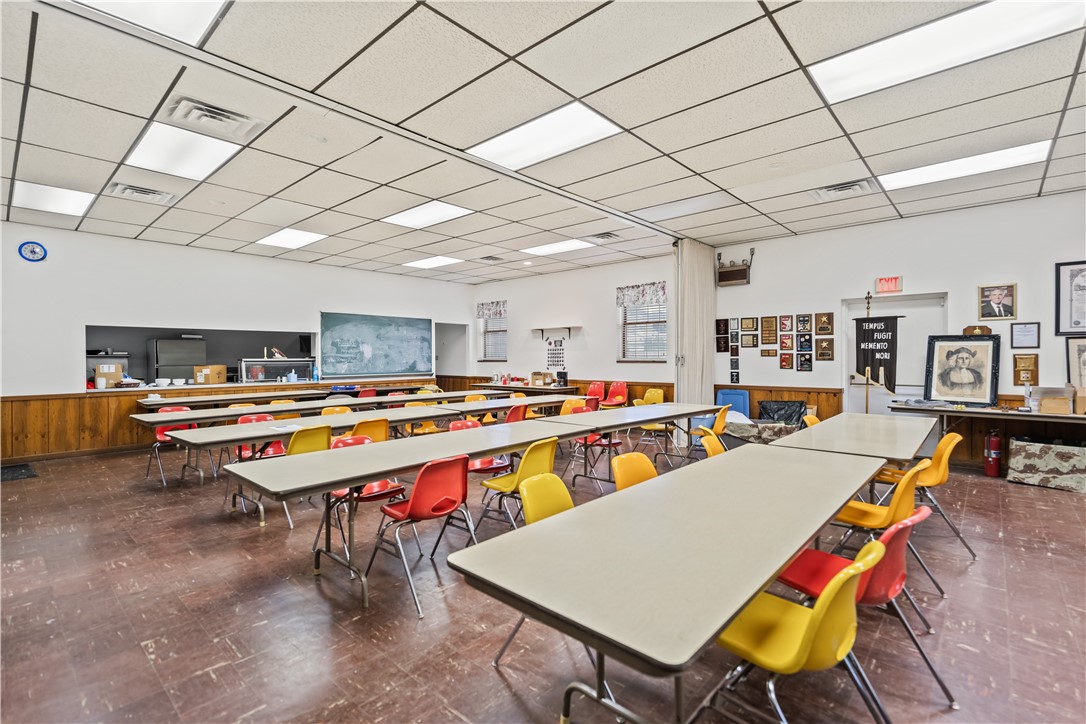 Cecil, Pennsylvania 15350, United States, ,Commercial,Active,29910