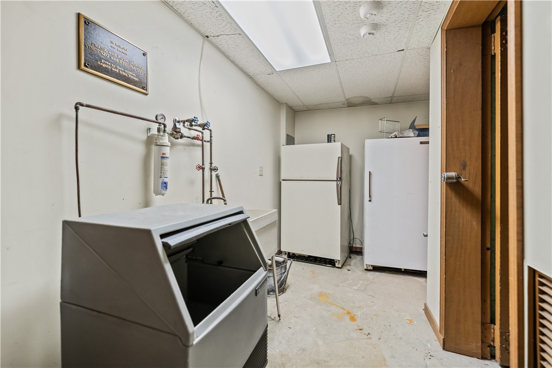 Cecil, Pennsylvania 15350, United States, ,Commercial,Active,29910