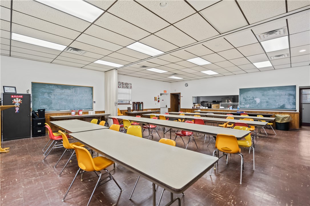 Cecil, Pennsylvania 15350, United States, ,Commercial,Active,29910