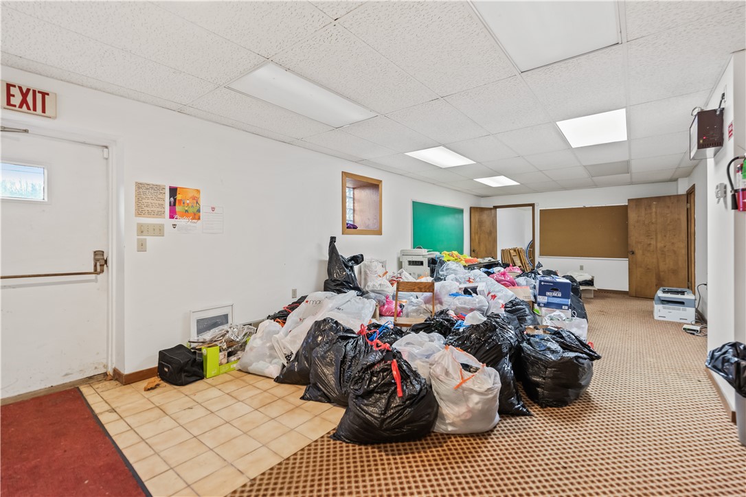 Cecil, Pennsylvania 15350, United States, ,Commercial,Active,29910