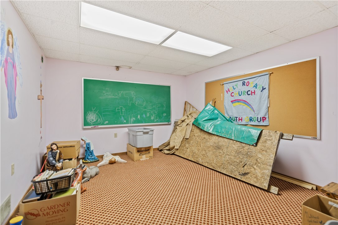 Cecil, Pennsylvania 15350, United States, ,Commercial,Active,29910