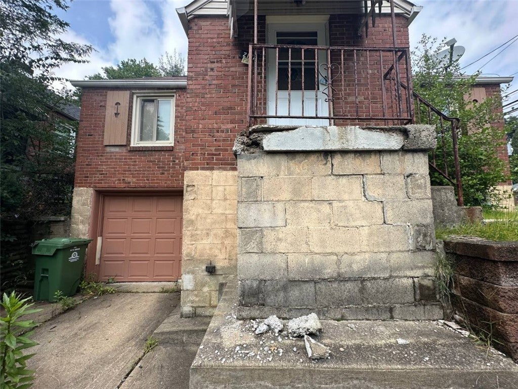 2197 Village Dr