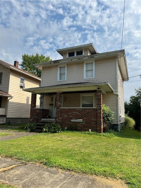 Photo for 132 E Hillcrest Ave